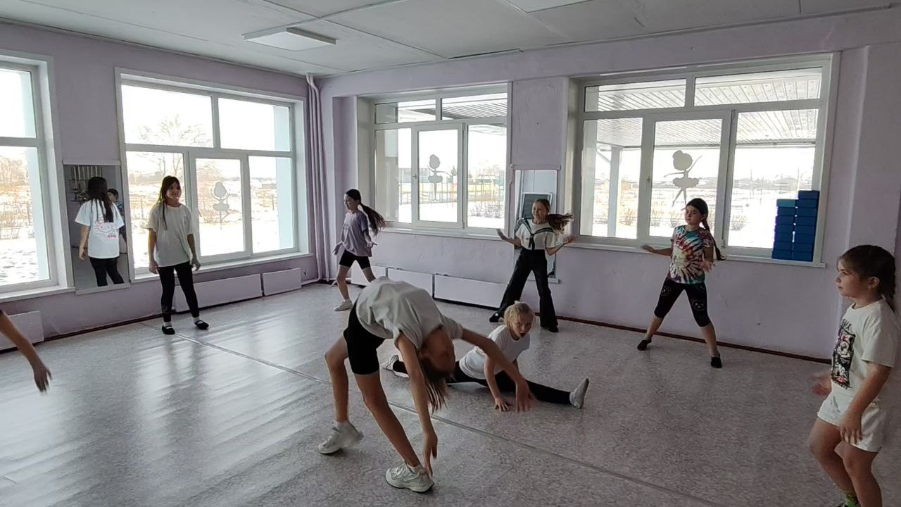 photo 5300770932634882593 y